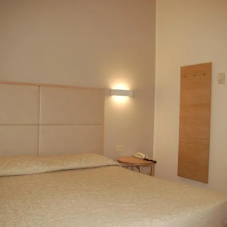 米拉马雷酒店 3* 卡斯蒂里昂纳·德拉佩