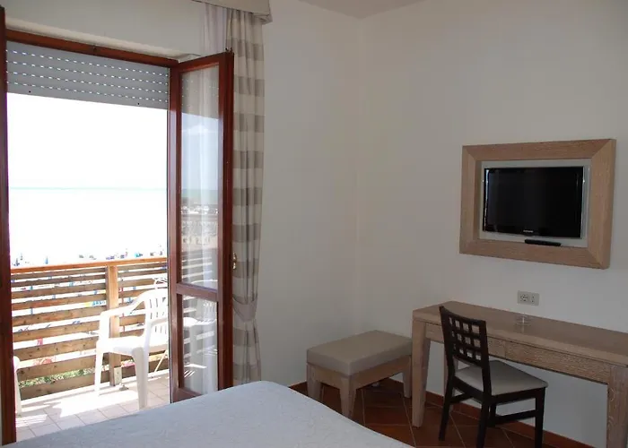Miramare Hotell 3*