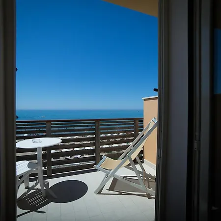 Miramare Hotel 3*